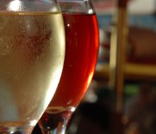 Which Is Healthier Red or White Wine?